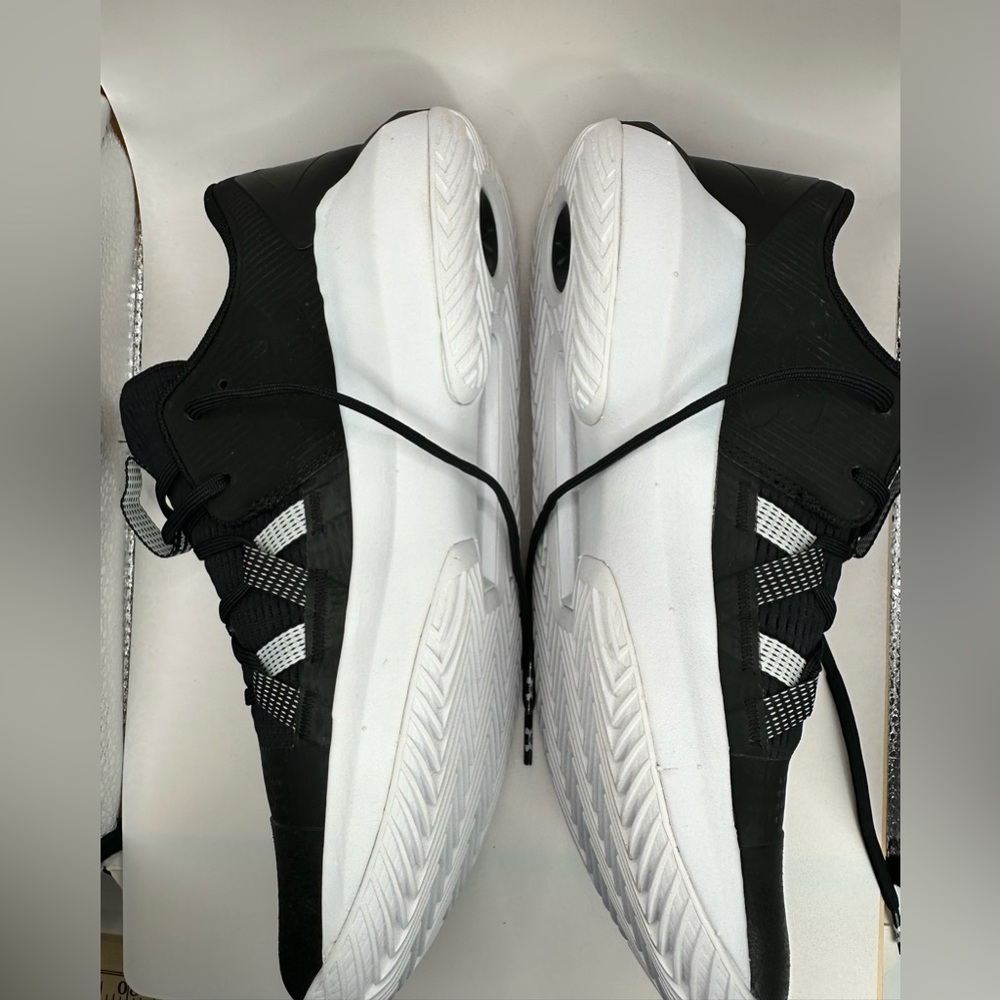 Under Armour Black and White Volleyball Shoes Size 10 *NEW* - Picture 6 of 7